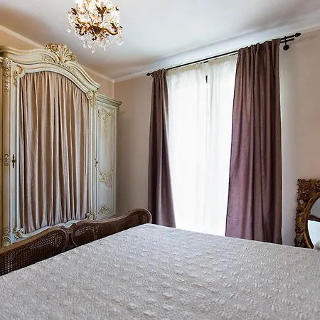 Melisandre Villa *